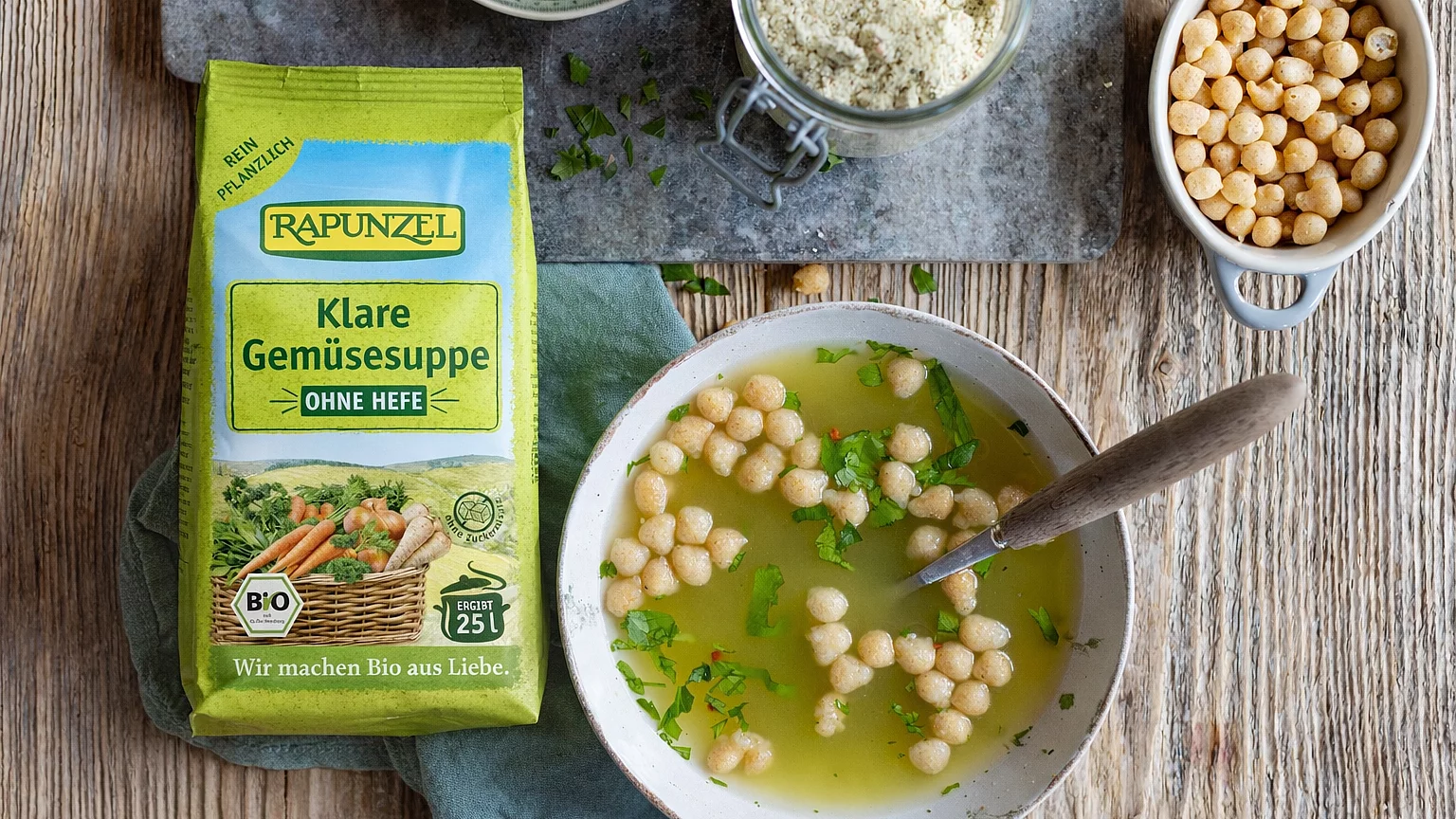 klare Gemüsebrühe ist ein echter Allrounder Rapunzel Klare Gemüsebrühe neben einer fertig genießbaren Brühe mit Backerbsen enthalten