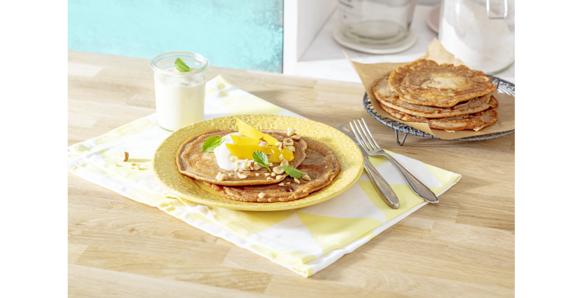 Pfannkuchen mit Walnuss und feiner Quarkcreme