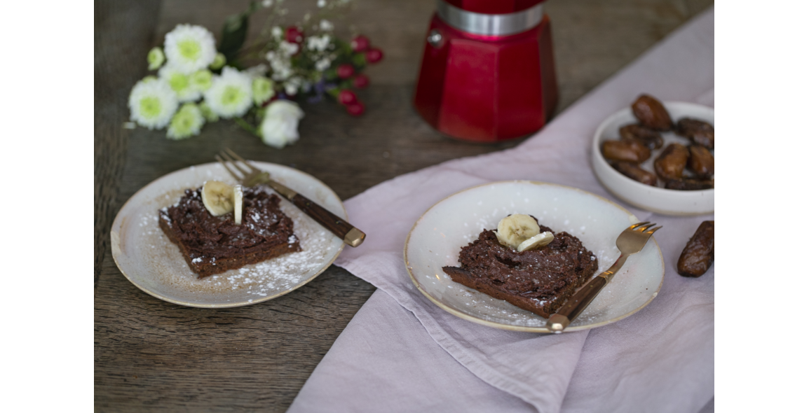 Süßkartoffel-Brownies mit Mandeln und Datteln