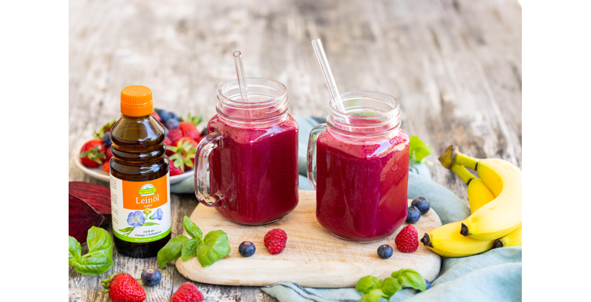 Smoothie mit Beeren und Leinöl