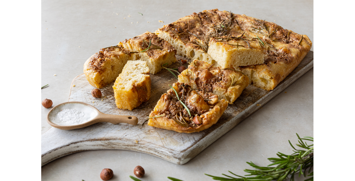 Haselnuss Focaccia mit Rosmarin