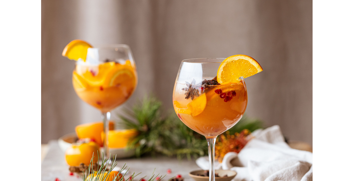 Winter-Aperitif mit Kaki und Orange