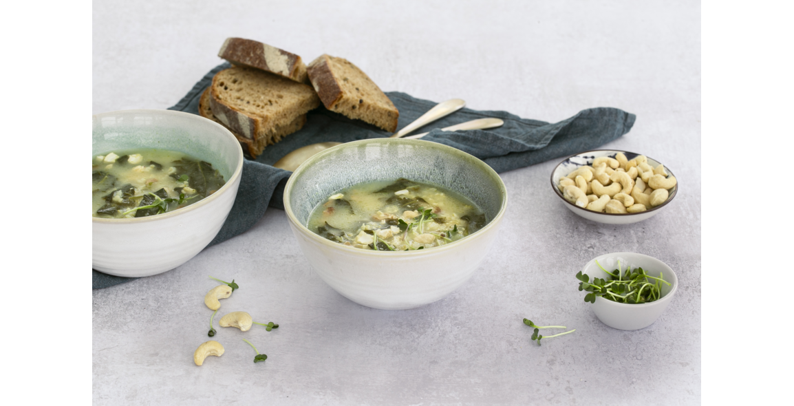 Orientalische Reis-Spinat-Suppe