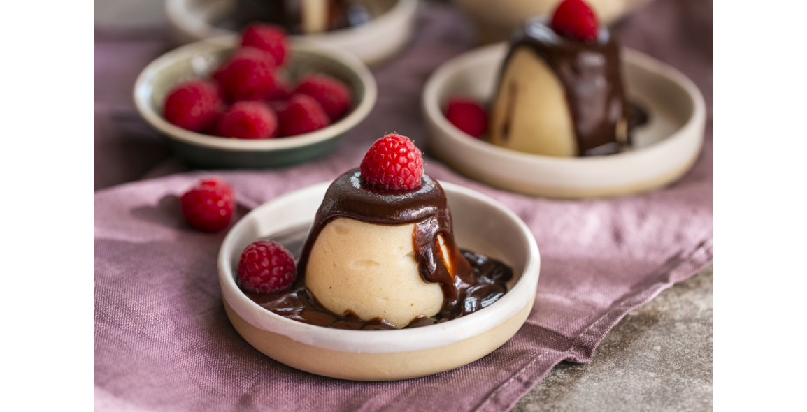 Kokos-Grieß-Flammeri mit Nuss-Nougat-Sauce