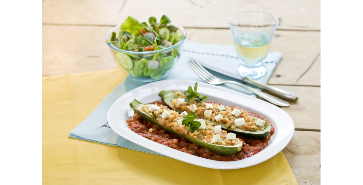 Zucchini mit Nuss-Reis-Füllung