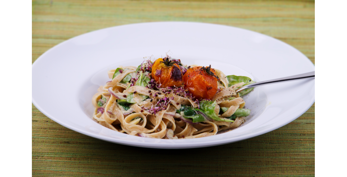 Tagliatelle Spinaci con crema di mandorle