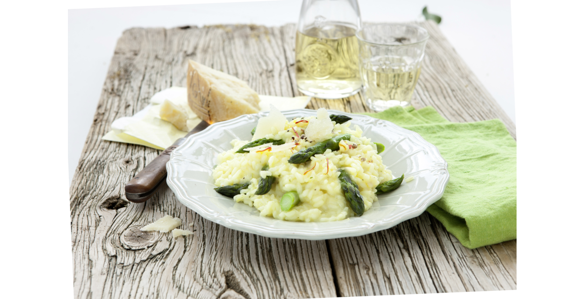Safranrisotto mit grünem Spargel