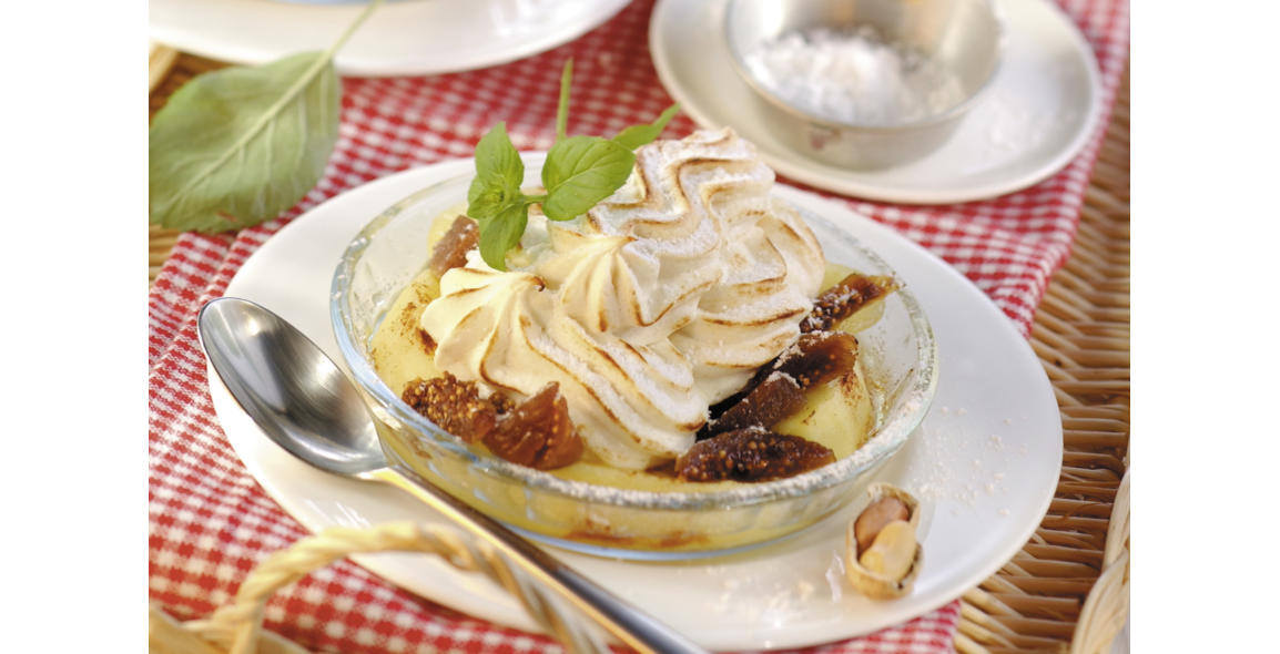 Apfel-Feigen-Dessert mit Erdnuss-Baiser