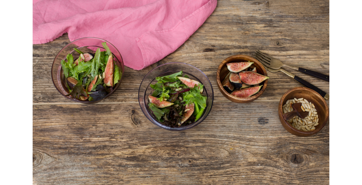 Frische Feigen Salat mit gerösteten Pinienkernen und Omega-Öl