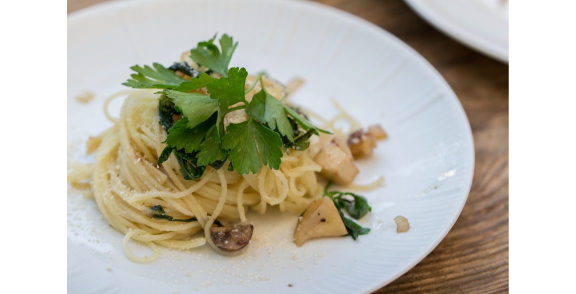 Spaghettini mit frischen Pilzen und Petersilie